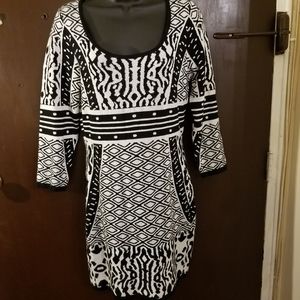 Venus Sweater Dress Size XS Black White